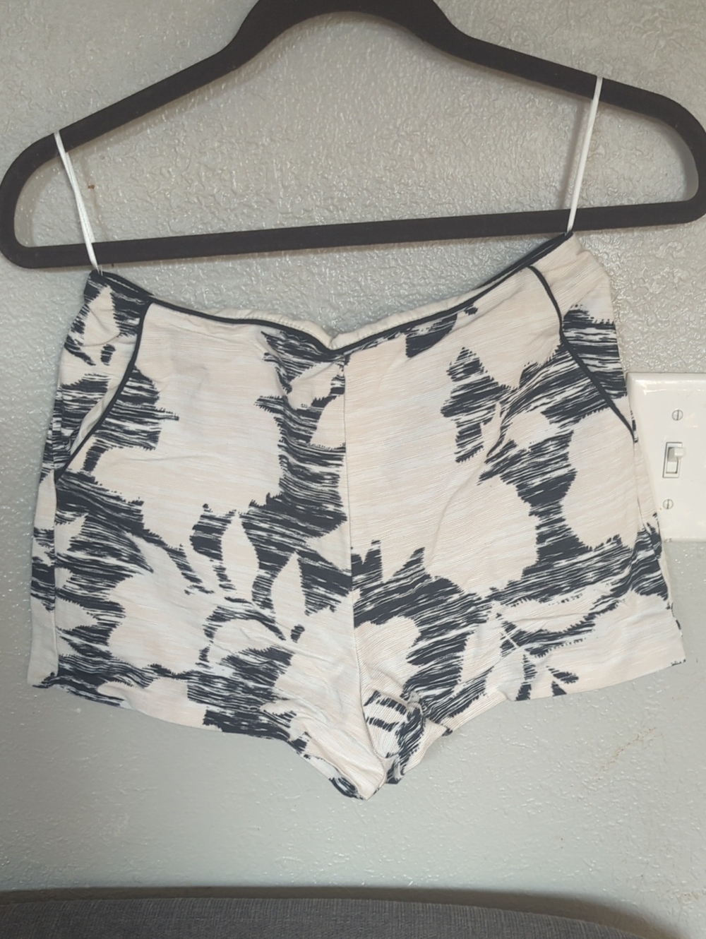 Topshop High-Waist Black & White Floral-Print Shorts